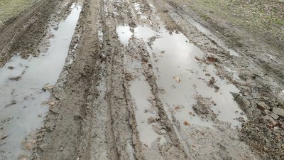 На Волині чиновники відзвітували про ремонт дороги, якого не було