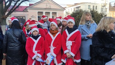 Біля пам’ятника Святому Миколаю, покровителю Луцька, відбулась спільна молитва Біля пам’ятника Святому Миколаю, покровителю Луцька, відбулась спільна молитва