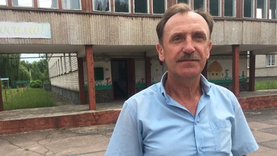 У Житомирі батьки дітей з порушеннями слуху просять профінансувати спецшколу, де вчаться їхні діти У Житомирі батьки дітей з порушеннями слуху просять профінансувати спецшколу, де вчаться їхні діти