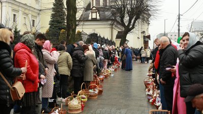 Пасхи, крашанки, писанки та молитва за Україну: як проходить Великдень у Вінниці Пасхи, крашанки, писанки та молитва за Україну: як проходить Великдень у Вінниці