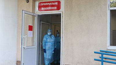 В одеській клінічній лікарні №10 перебуває 10 пацієнтів з COVID-19 В одеській клінічній лікарні №10 перебуває 10 пацієнтів з COVID-19