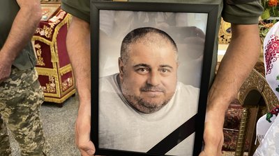 У Полтаві попрощалися із солдатом Олегом Омельченком