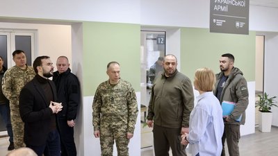 Умєров та Сирський відвідали Центр рекрутингу української армії у Львові