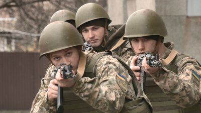 За стандартами НАТО: у Черкасах побільшало охочих вчитися на кафедрі військової підготовки За стандартами НАТО: у Черкасах побільшало охочих вчитися на кафедрі військової підготовки