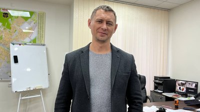 Світловідбивачі для пішохідних переходів встановили в Ужгороді. Як на це реагують жителі міста Світловідбивачі для пішохідних переходів встановили в Ужгороді. Як на це реагують жителі міста
