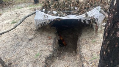 Викопали окопи та облаштували снайперські позиції: у селі на Полтавщині діти збирають гроші для ЗСУ Викопали окопи та облаштували снайперські позиції: у селі на Полтавщині діти збирають гроші для ЗСУ
