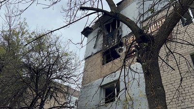 Вночі війська РФ обстріляли Миколаїв ракетами С-300: снаряди влучили поблизу будинків, є поранені