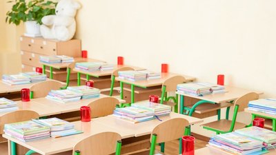 Школи та дитсадки Києва відновлять роботу з 15 лютого