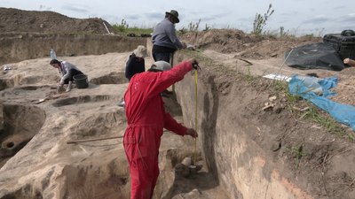 Археологія, археологічні розкопки, Рівне