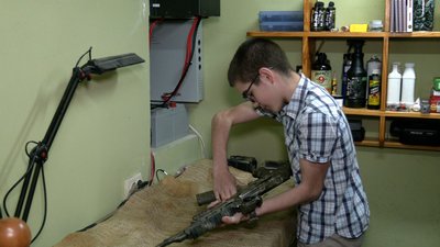 Снайпер та корегувальниця вогню: як родина зі Славутича боронила рідне місто Снайпер та корегувальниця вогню: як родина зі Славутича боронила рідне місто
