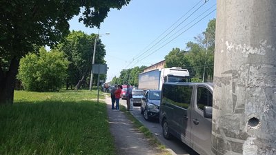 Черги з п'ятої ранку. Як заправляються автомобілісти на Сумщині Черги з п'ятої ранку. Як заправляються автомобілісти на Сумщині