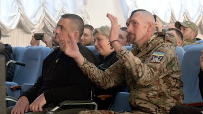 Для захисників, які відновлюються після поранень влаштували концерт Для захисників, які відновлюються після поранень влаштували концерт