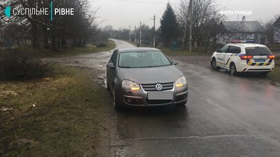 На Рівненщині дитина потрапила під авто На Рівненщині дитина потрапила під авто