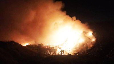 На Миколаївщині горить сміттєзвалище На Миколаївщині горить сміттєзвалище