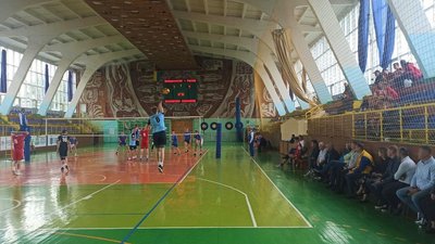 Під час благодійного волейбольного турніру на Волині зібрали гроші для дітей переселенців Під час благодійного волейбольного турніру на Волині зібрали гроші для дітей переселенців