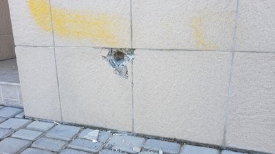 Російські військові розігнали херсонців на мирному мітингу гранатами зі сльозогінним газом Російські військові розігнали херсонців на мирному мітингу гранатами зі сльозогінним газом