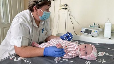 Американські студенти передали лікарні у Львові веносканер для немовлят