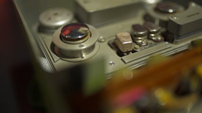 В Житомирському музеї космонавтики можна побачити модель приладу, який записав перші слова з космосу В Житомирському музеї космонавтики можна побачити модель приладу, який записав перші слова з космосу