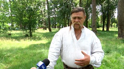 На Житомирщину приїхала сім'я Риколенків з Миколаївщини, яка популяризує козацькі традиції На Житомирщину приїхала сім'я Риколенків з Миколаївщини, яка популяризує козацькі традиції