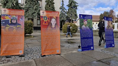 В Ужгороді відкрили фотовиставку "Обличчя незламності" В Ужгороді відкрили фотовиставку "Обличчя незламності"