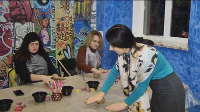 Вінниччанка Наталя Демчук проводить майстер-класи з глинотерапії для усіх бажаючих Вінниччанка Наталя Демчук проводить майстер-класи з глинотерапії для усіх бажаючих