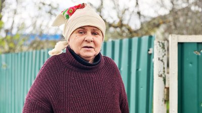 Жителька села Богородичне в Донецькій області