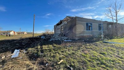 Окупанти обстріляли ракетами С-300 село у Запорізькому районі Окупанти обстріляли ракетами С-300 село у Запорізькому районі