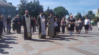 У Рівному вшановують загиблих на Сході захисників У Рівному вшановують загиблих на Сході захисників