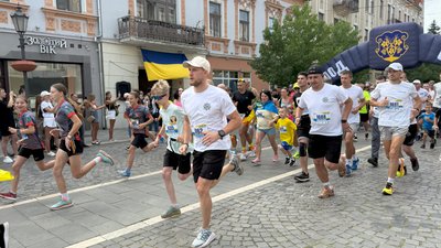 "Шаную Воїнів, біжу за Героїв України": в Ужгороді розпочався восьмий всеукраїнський забіг