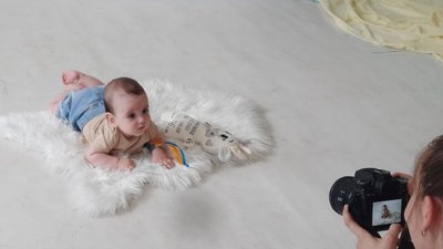У Кропивницькому влаштували фотосесії для дітей-переселенців з їх улюбленими іграшками У Кропивницькому влаштували фотосесії для дітей-переселенців з їх улюбленими іграшками