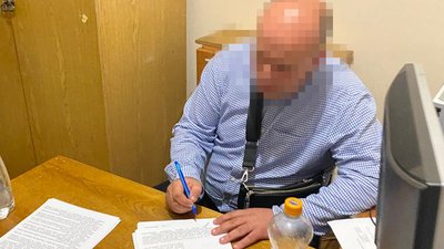 На Одещині майор поліції "кришував" продаж алкоголю та сигарет на узбережжі моря - ДБР