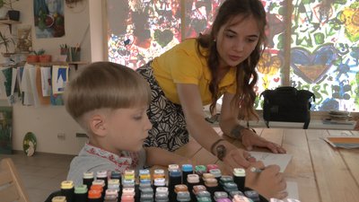 "Щоб Україна перемогла і Путіна не було": 5-річний волонтер з Черкащини допомагає ЗСУ