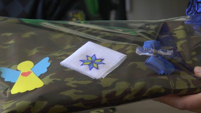 Духовна броня. В Івано-Франківську збирають вишиванки для військових на передову Духовна броня. В Івано-Франківську збирають вишиванки для військових на передову