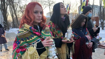В Івано-Франківську вшанували пам’ять Героїв Небесної Сотні В Івано-Франківську вшанували пам’ять Героїв Небесної Сотні