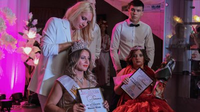 У Черкасах відбувся конкурс краси серед дівчат з інвалідністю (фоторепортаж) У Черкасах відбувся конкурс краси серед дівчат з інвалідністю (фоторепортаж)