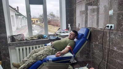 Поповнили банк крові на 24 літри: у місті на Рівненщині понад півсотні людей стали донорами крові Поповнили банк крові на 24 літри: у місті на Рівненщині понад півсотні людей стали донорами крові