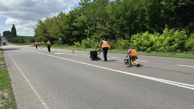 Герметизацію тріщин на ділянці від села Верба до межі з Львівською областю