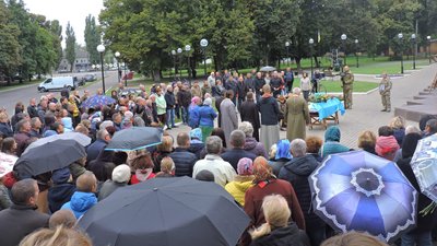"Він знову, без вагань, став на захист". На Сумщині попрощалися з військовослужбовцем Сергієм Мельником