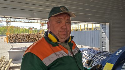 У лісгоспах Житомирщини показали як заготовляють дрова і розповіли за скільки їх можна придбати У лісгоспах Житомирщини показали як заготовляють дрова і розповіли за скільки їх можна придбати