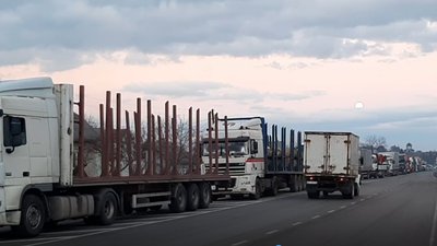 На автодорозі Івано-Франківськ — Долина загорілася вантажівка з газом На автодорозі Івано-Франківськ — Долина загорілася вантажівка з газом