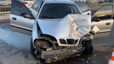 У Харкові швидка зіткнулася із легковиком: є травмовані У Харкові швидка зіткнулася із легковиком: є травмовані