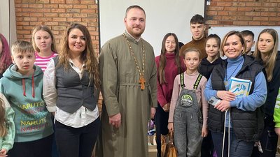 Таємний Санта: більше сотні волинських сімей зібрали подарунки й листи підтримки для оборонців Бахмута Таємний Санта: більше сотні волинських сімей зібрали подарунки й листи підтримки для оборонців Бахмута