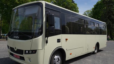 Тростянець отримав від благодійників автомобіль швидкої допомоги та пасажирський автобус Тростянець отримав від благодійників автомобіль швидкої допомоги та пасажирський автобус