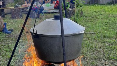 На Сумщині створили дитячий екотабір, аби відволікти дітей від війни На Сумщині створили дитячий екотабір, аби відволікти дітей від війни