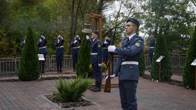 Роковини катастрофи Ан-26 під Чугуєвом: фоторепортаж Роковини катастрофи Ан-26 під Чугуєвом: фоторепортаж