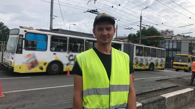 Дорогу, яку ремонтували в Тернополі, відкрили для проїзду Дорогу, яку ремонтували в Тернополі, відкрили для проїзду