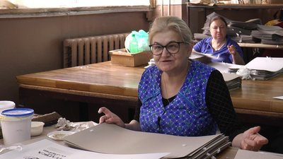 Працівниця підприємства УТОС Оксана Гошій