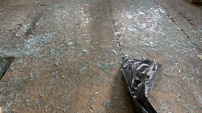 Вибиті вікна в будинках Вибиті вікна в будинках