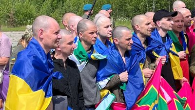 Оборонці Маріуполя Євген та Олексій повернулися з російського полону