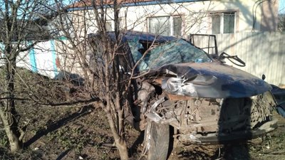 На Луганщині розслідують ДТП з прикордонником: 2 загиблих та 2 травмованих На Луганщині розслідують ДТП з прикордонником: 2 загиблих та 2 травмованих
